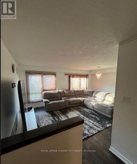 64 Rockcliffe Drive, Kitchener, Ontario  N2R 1W5 - Photo 5 - X12689800