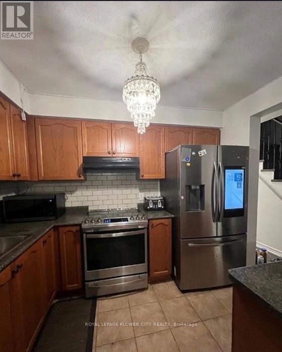 64 Rockcliffe Drive, Kitchener, Ontario  N2R 1W5 - Photo 8 - X12689800