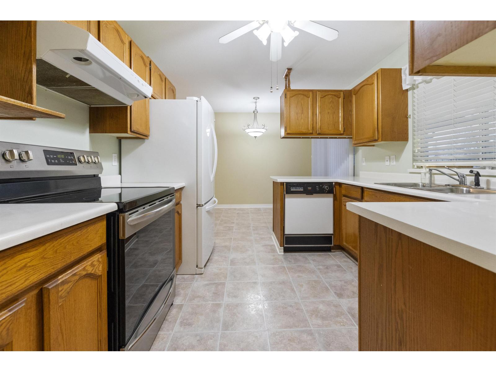 16122 92 Avenue, Surrey, British Columbia  V4N 3C4 - Photo 8 - R3077015