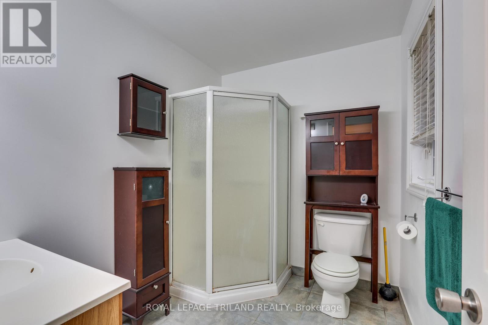 9909 Northville Crescent, Lambton Shores, Ontario  N0M 2N0 - Photo 19 - X12556264