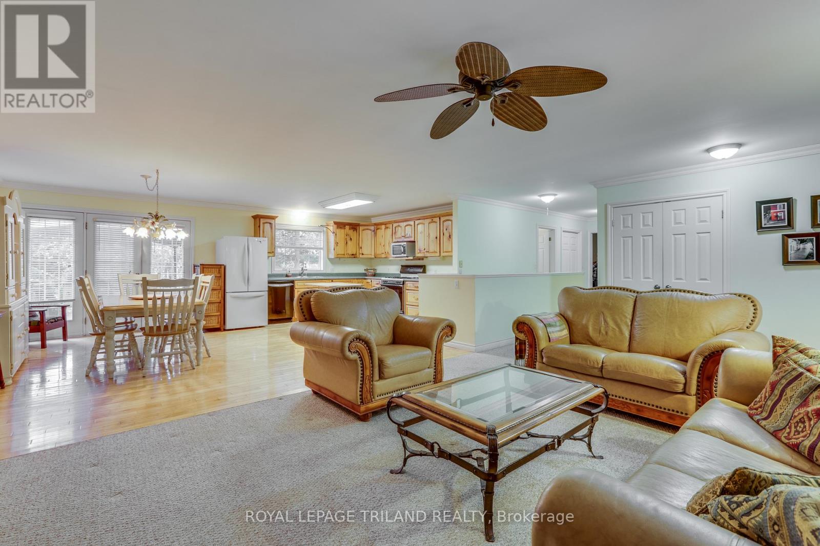 9909 Northville Crescent, Lambton Shores, Ontario  N0M 2N0 - Photo 7 - X12556264