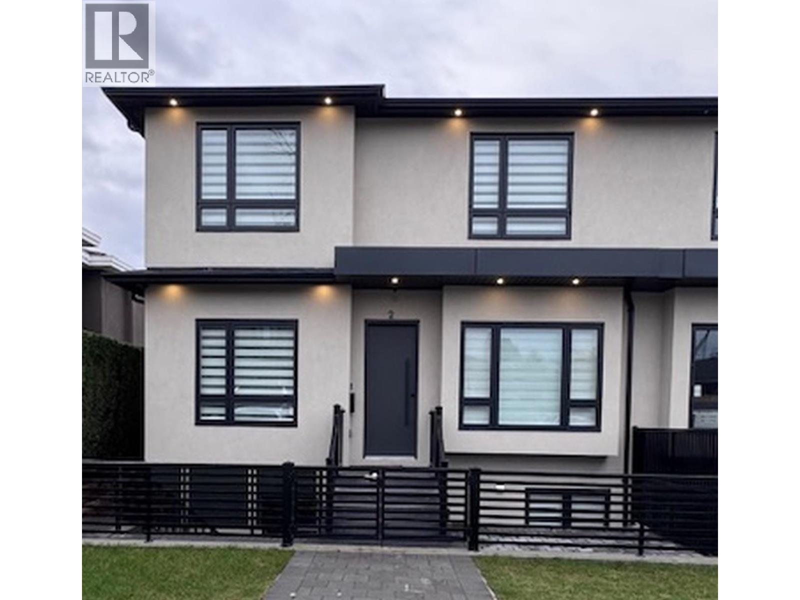 2 6554 CHARLES STREET, Burnaby, British Columbia