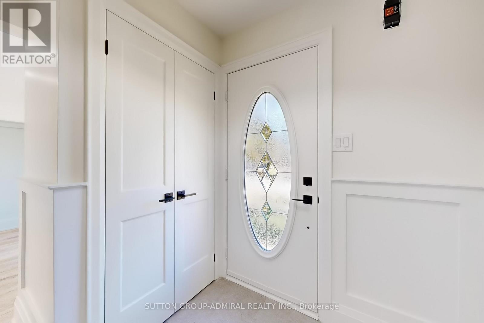 2213 Chalmers Crescent, Innisfil, Ontario  L9S 1Y6 - Photo 4 - N12689816