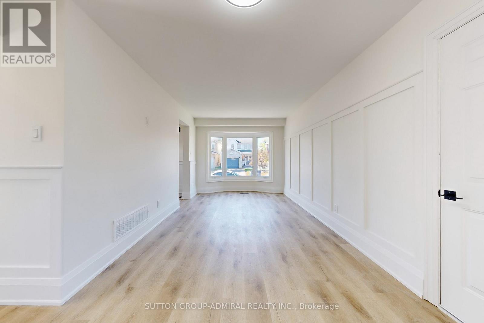 2213 Chalmers Crescent, Innisfil, Ontario  L9S 1Y6 - Photo 8 - N12689816