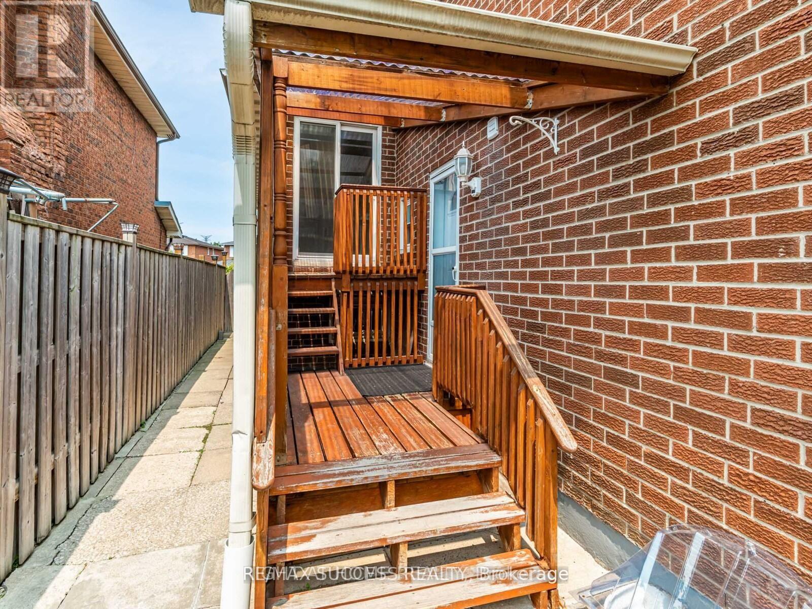 Lower - 7 Point O'woods Drive, Vaughan, Ontario  L4K 2E1 - Photo 2 - N12689834