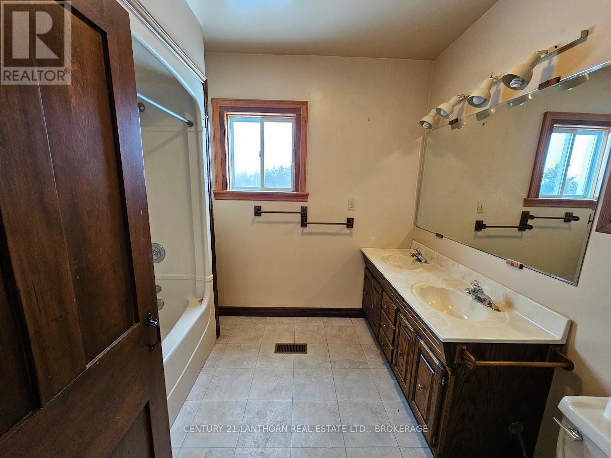 1485 Rose Road, Loyalist, Ontario  K0H 2H0 - Photo 18 - X12687702