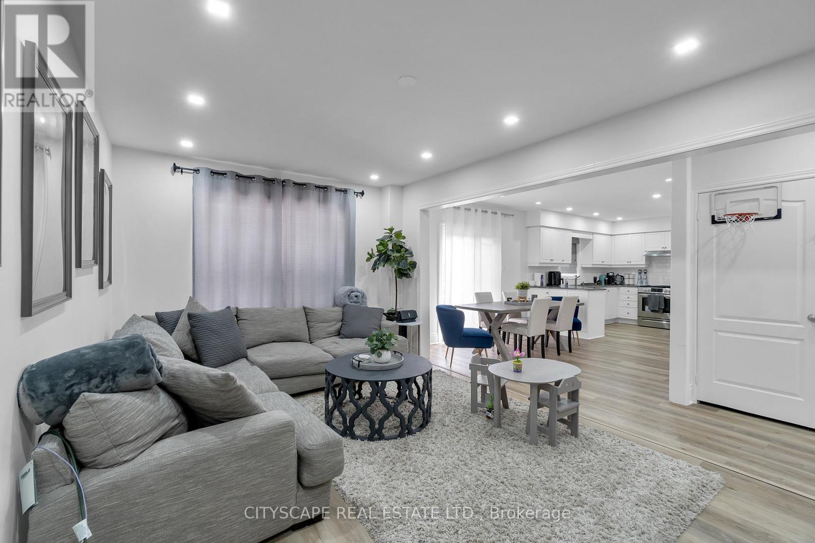 6421 Donway Drive, Mississauga, Ontario  L5V 1J4 - Photo 15 - W12689822