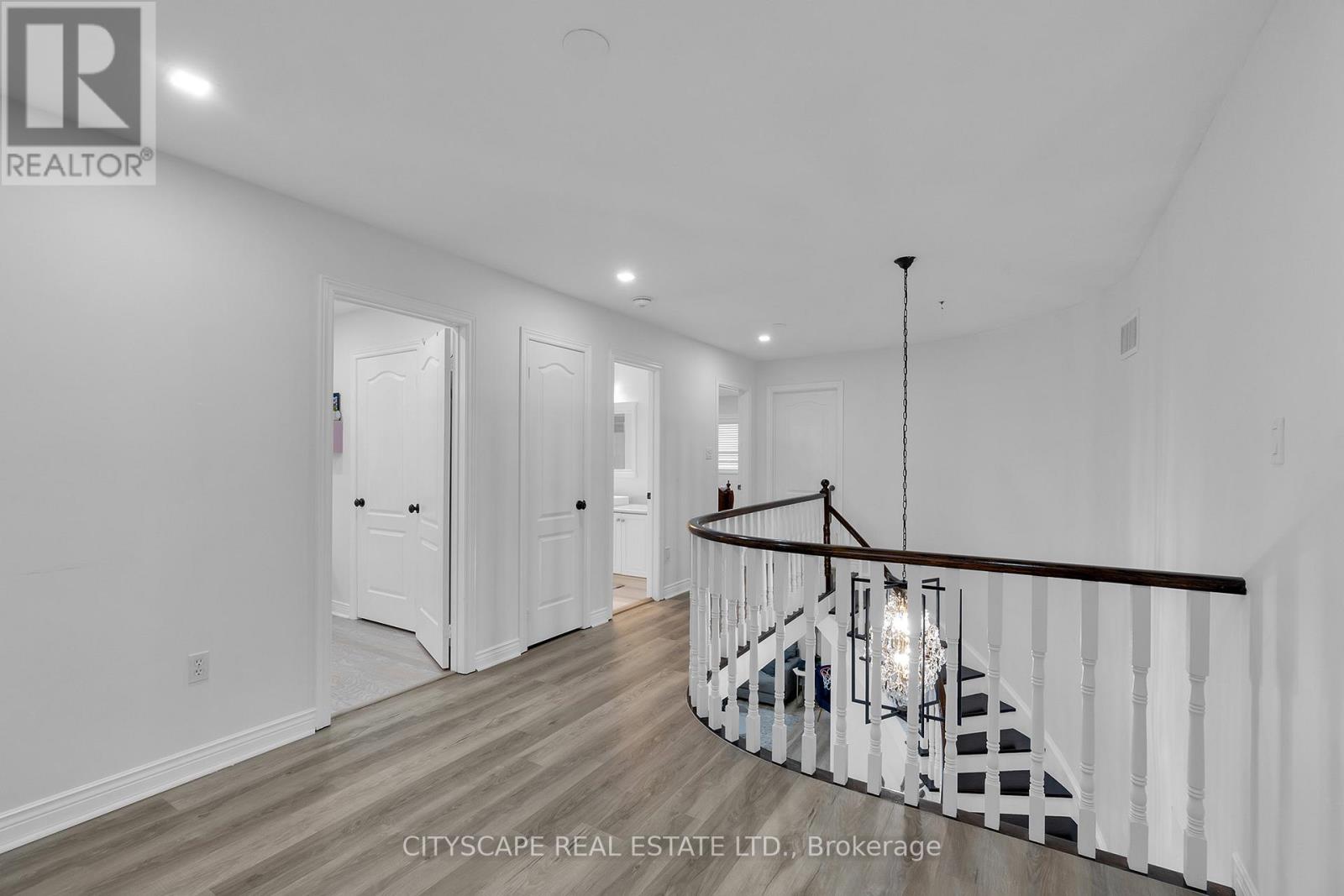 6421 Donway Drive, Mississauga, Ontario  L5V 1J4 - Photo 23 - W12689822