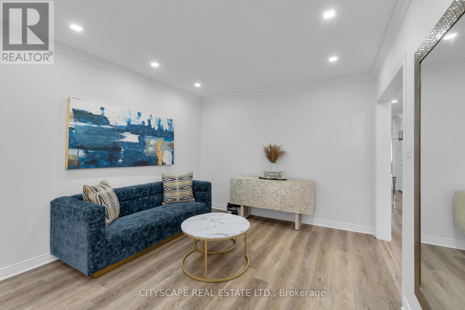 6421 Donway Drive, Mississauga, Ontario  L5V 1J4 - Photo 5 - W12689822