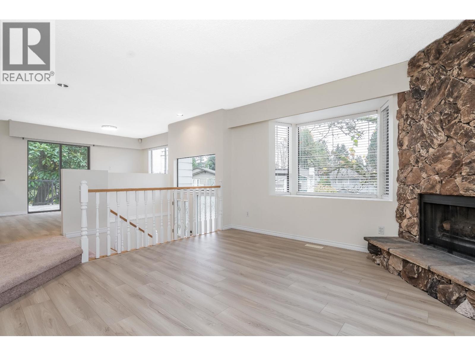 3924 Victoria Place, Port Coquitlam, British Columbia  V3B 5M1 - Photo 9 - R3063343