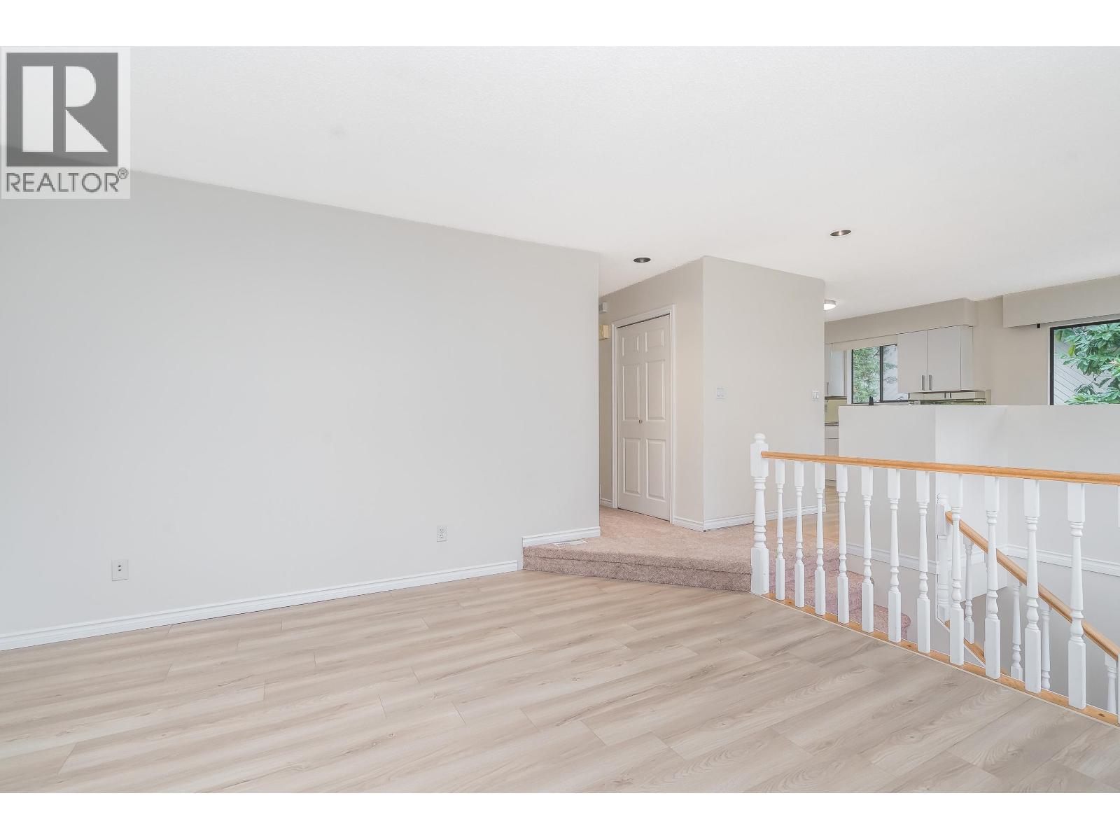 3924 Victoria Place, Port Coquitlam, British Columbia  V3B 5M1 - Photo 6 - R3063343