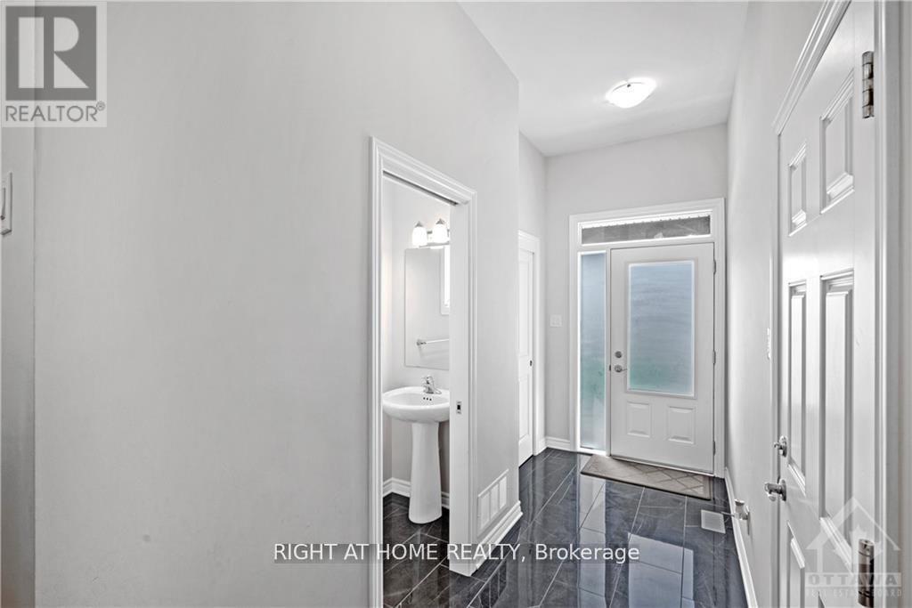 1010 Kijik Crescent, Ottawa, Ontario  K1X 0G9 - Photo 3 - X12689838