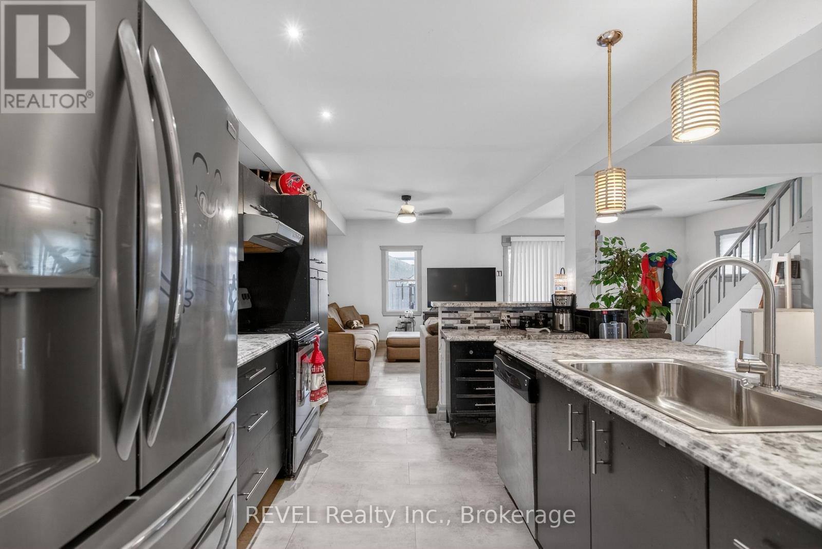 33 Cozy Street, Welland, Ontario  L3B 4G7 - Photo 12 - X12689844