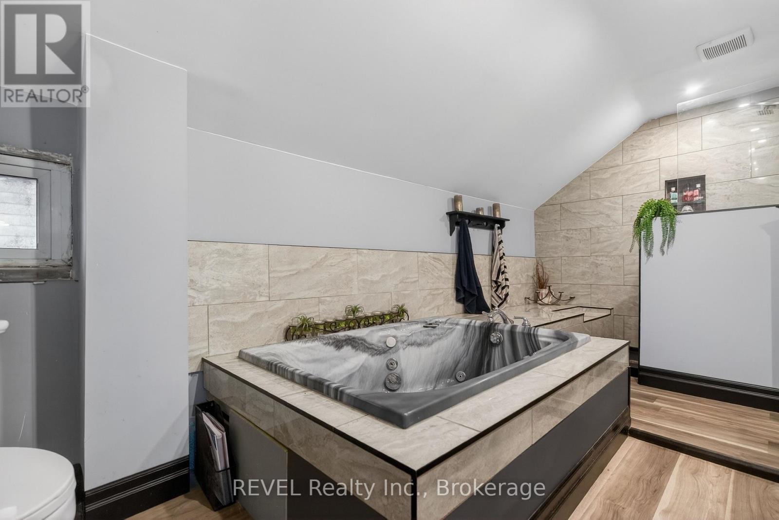 33 Cozy Street, Welland, Ontario  L3B 4G7 - Photo 28 - X12689844