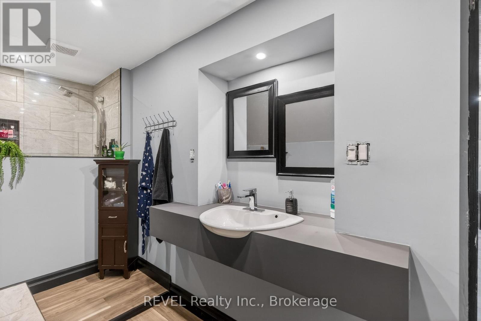 33 Cozy Street, Welland, Ontario  L3B 4G7 - Photo 30 - X12689844