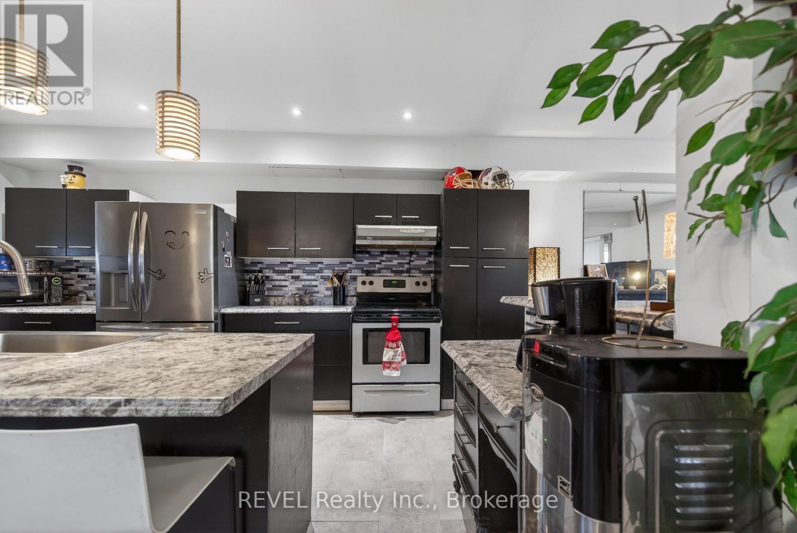 33 Cozy Street, Welland, Ontario  L3B 4G7 - Photo 7 - X12689844