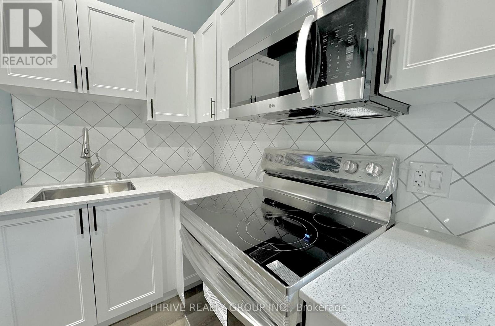 3 - 140 Ridout Street S, London South, Ontario  N6C 3X6 - Photo 13 - X12668316