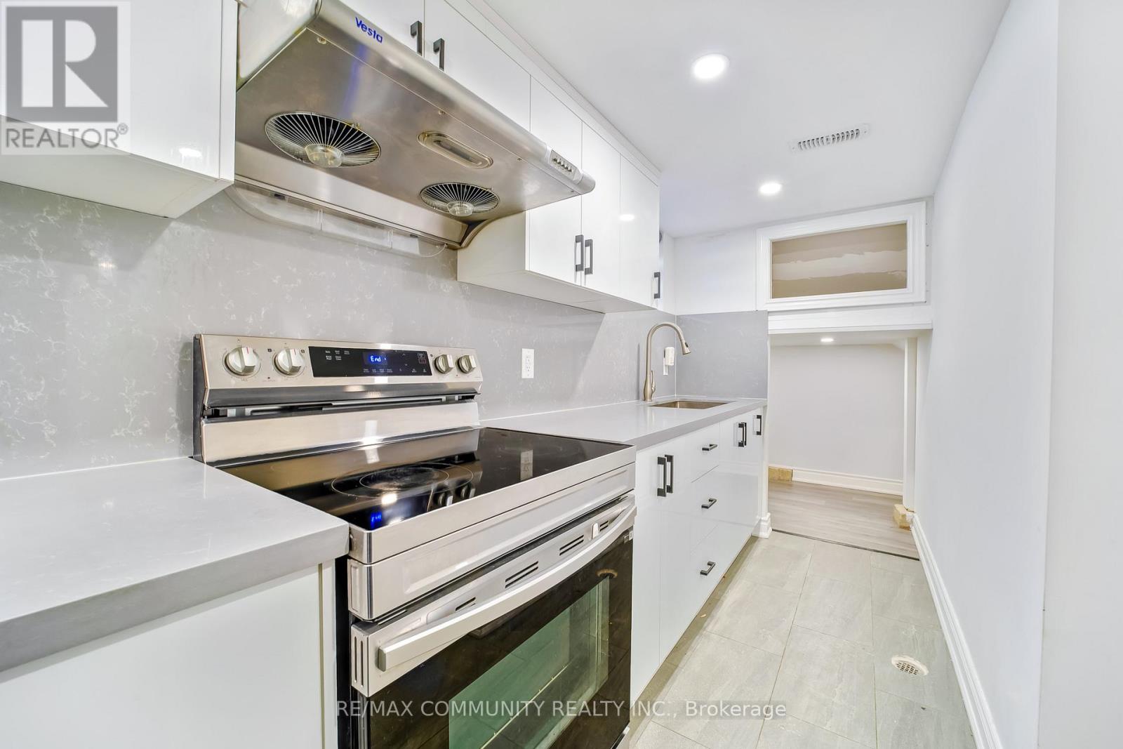 40 Aspendale Drive, Toronto, Ontario  M1P 4J6 - Photo 8 - E12689854