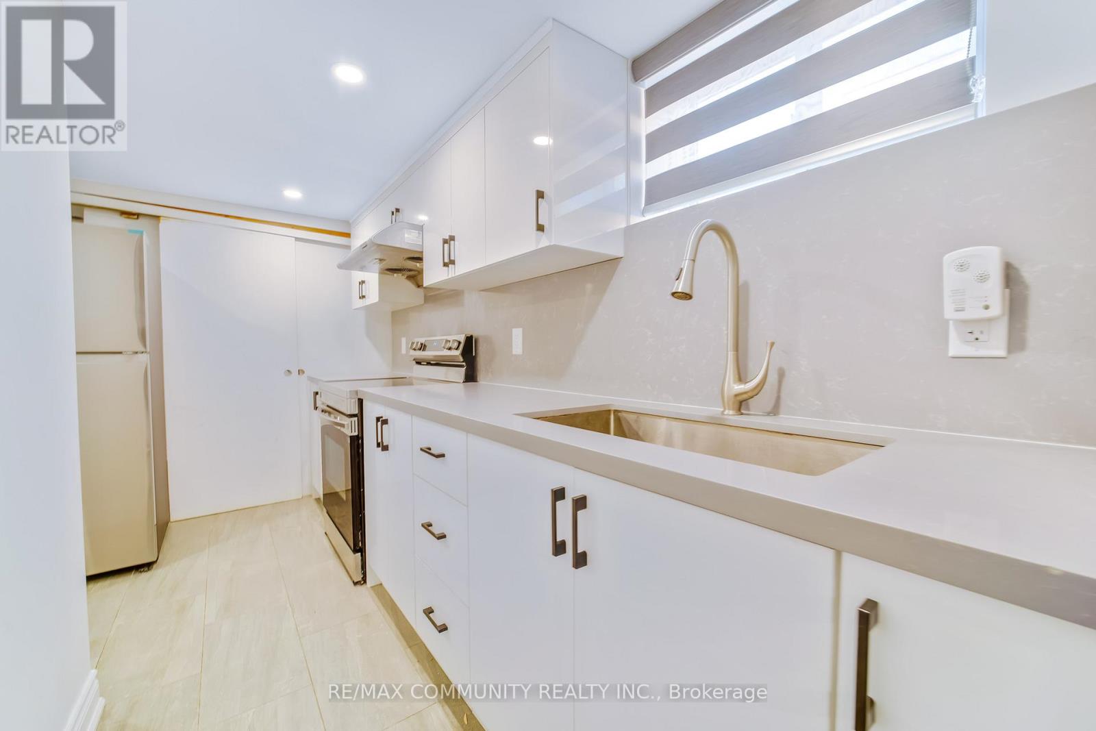 40 Aspendale Drive, Toronto, Ontario  M1P 4J6 - Photo 9 - E12689854