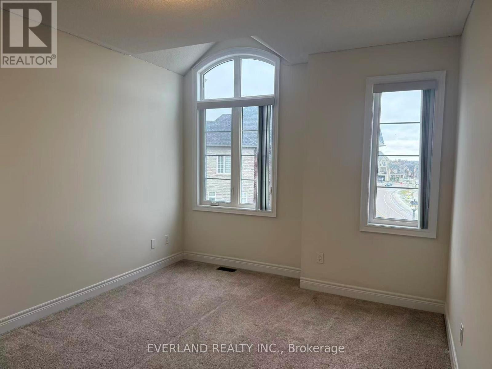 4 Creekvalley Lane, Markham, Ontario  L6C 0Y7 - Photo 14 - N12689836