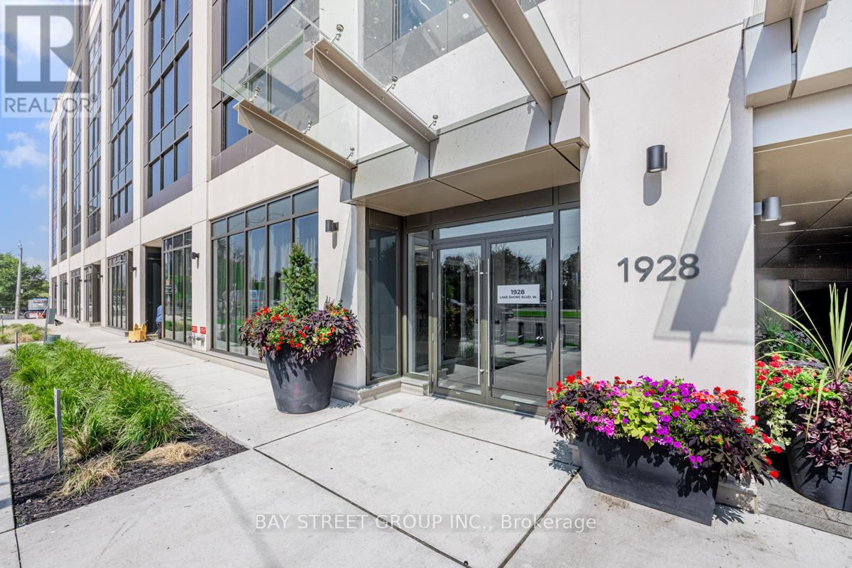 3602 - 1928 Lake Shore Boulevard W, Toronto, Ontario  M6S 0B1 - Photo 2 - W12689852