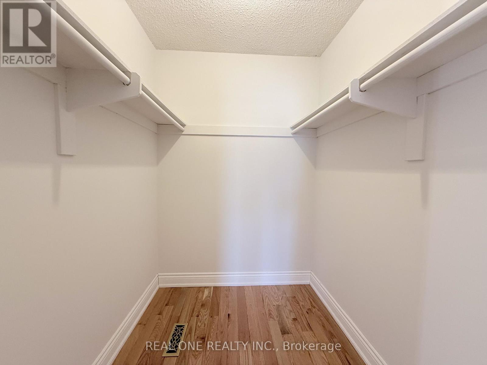 Unit 1 - 1759 Sherwood Forrest Circle, Mississauga, Ontario  L5K 2H7 - Photo 10 - W12689856