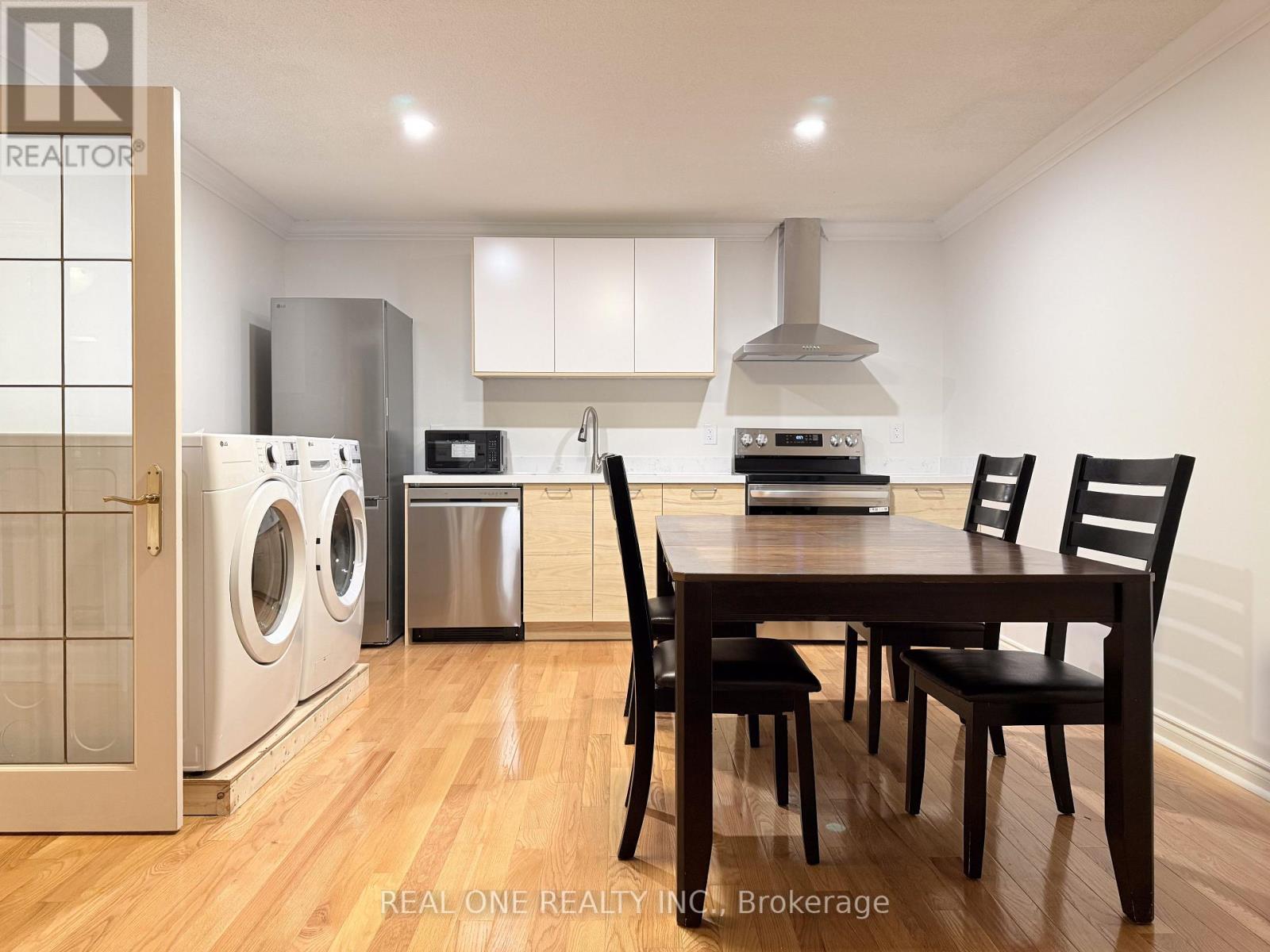 Unit 1 - 1759 Sherwood Forrest Circle, Mississauga, Ontario  L5K 2H7 - Photo 4 - W12689856