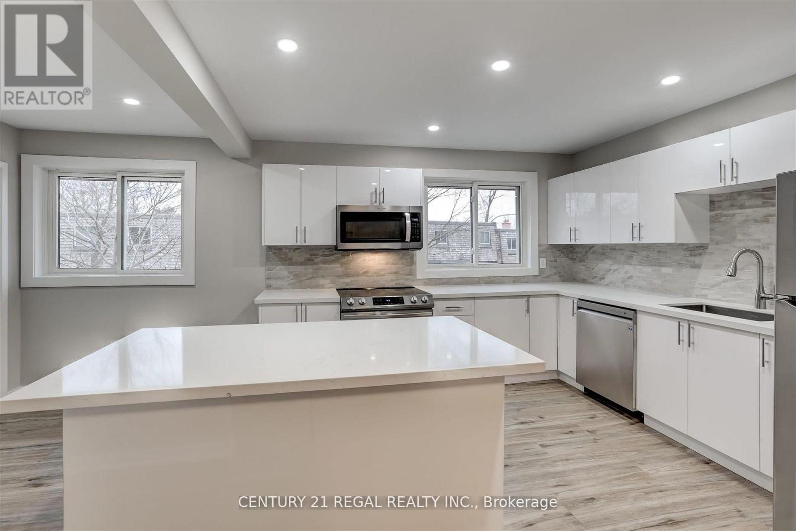 85 - 2145 Sherobee Road, Mississauga, Ontario  L5A 3G8 - Photo 11 - W12689864