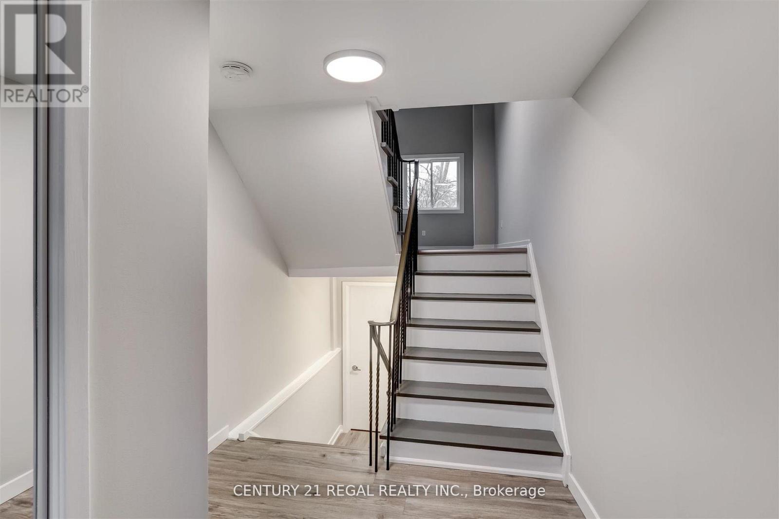 85 - 2145 Sherobee Road, Mississauga, Ontario  L5A 3G8 - Photo 3 - W12689864