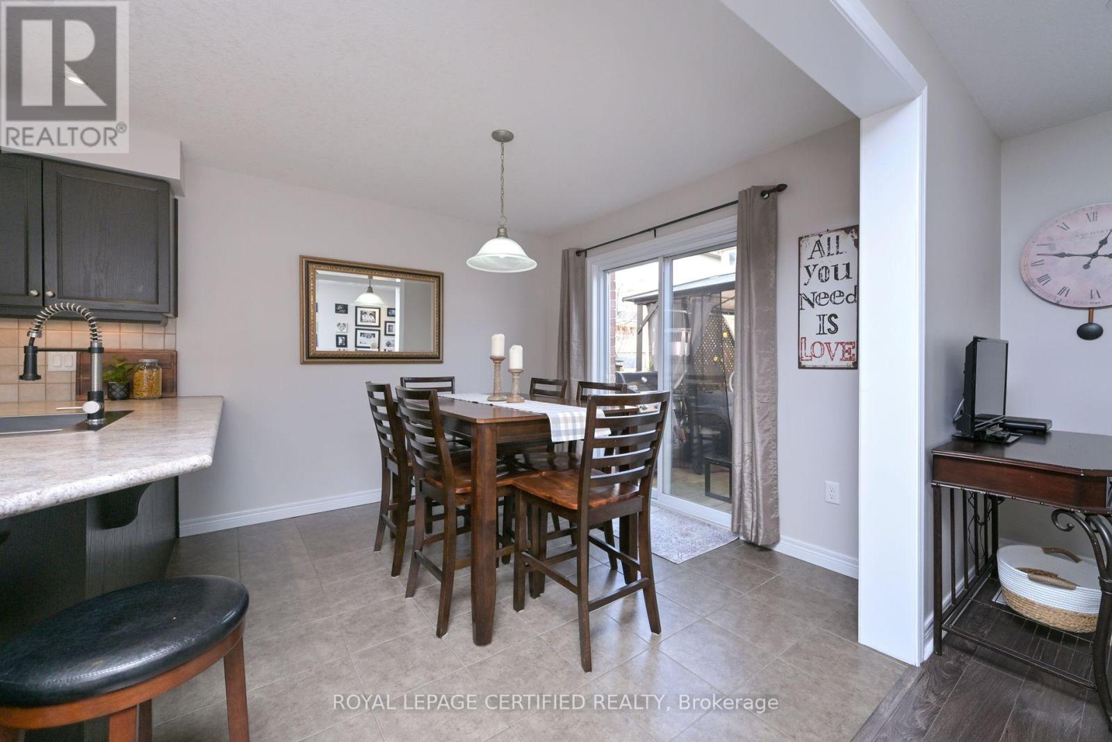 102 Oakes Crescent, Guelph, Ontario  N1E 0J5 - Photo 12 - X12689842