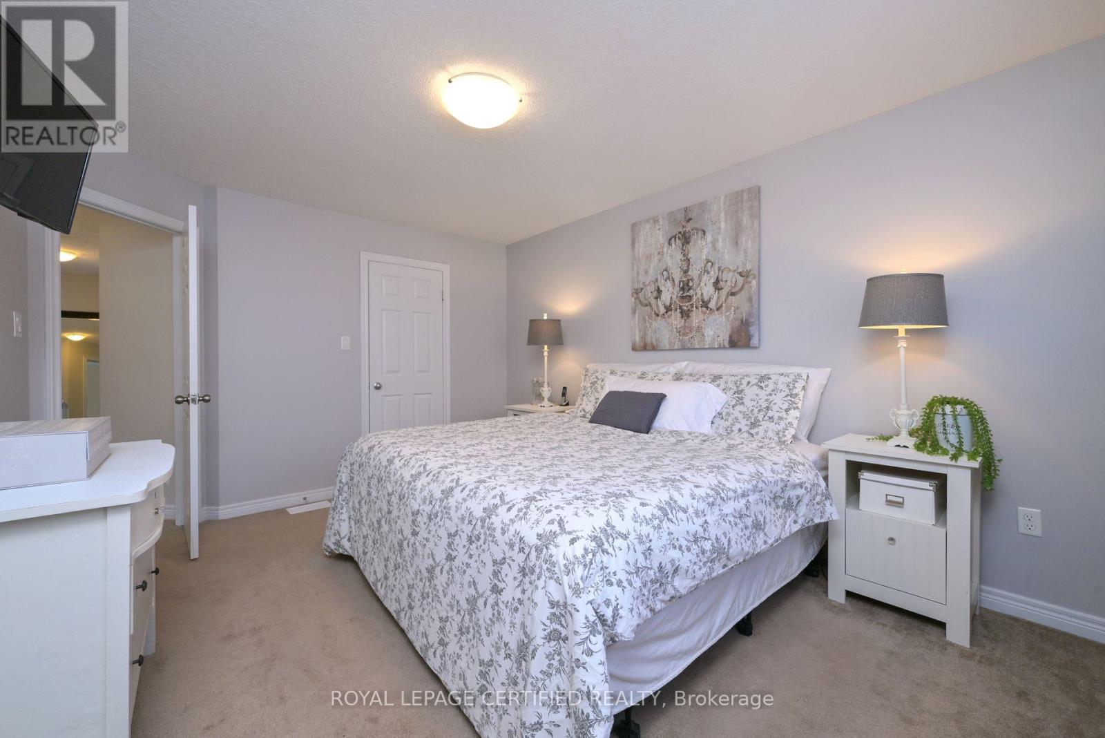 102 Oakes Crescent, Guelph, Ontario  N1E 0J5 - Photo 20 - X12689842