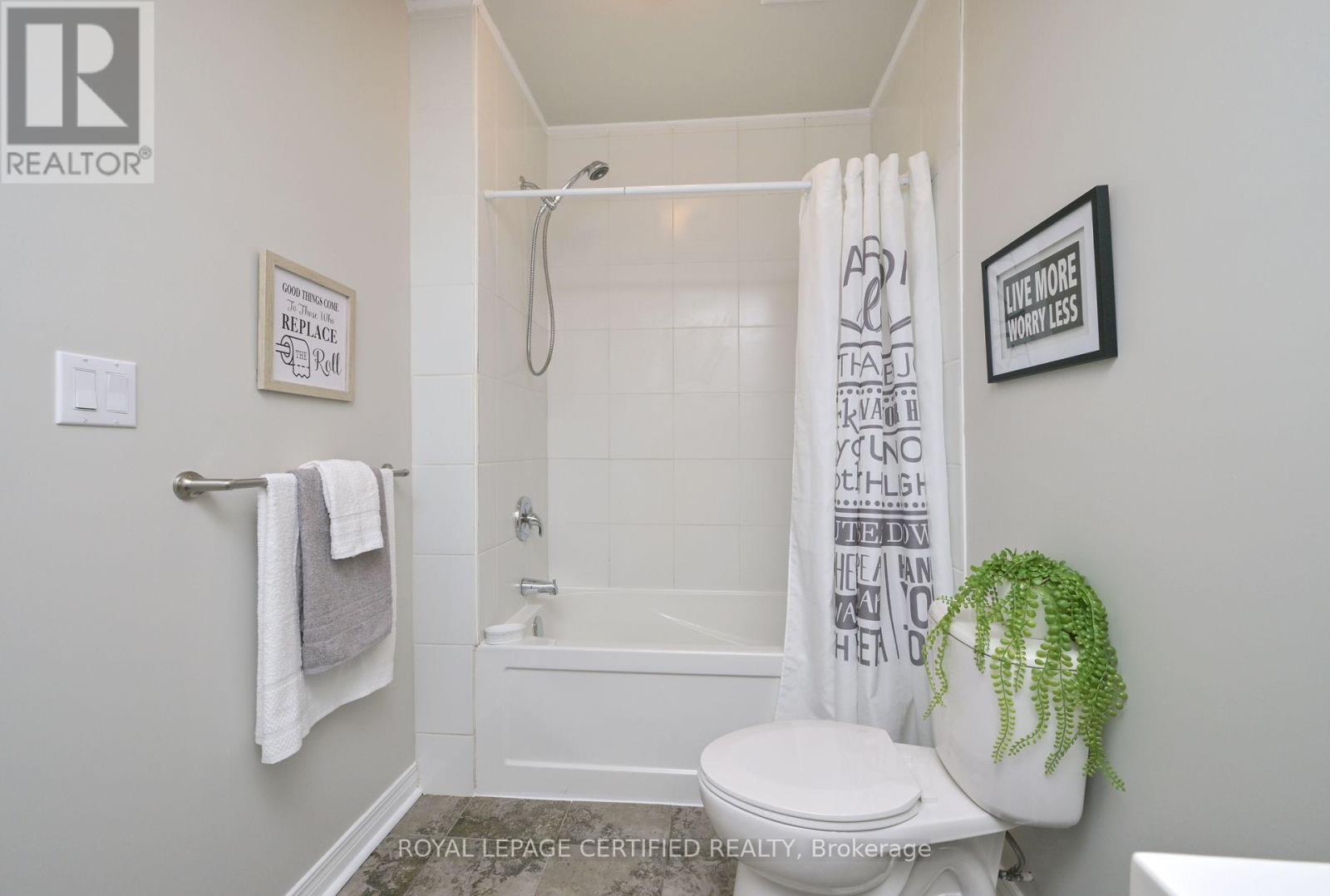 102 Oakes Crescent, Guelph, Ontario  N1E 0J5 - Photo 30 - X12689842