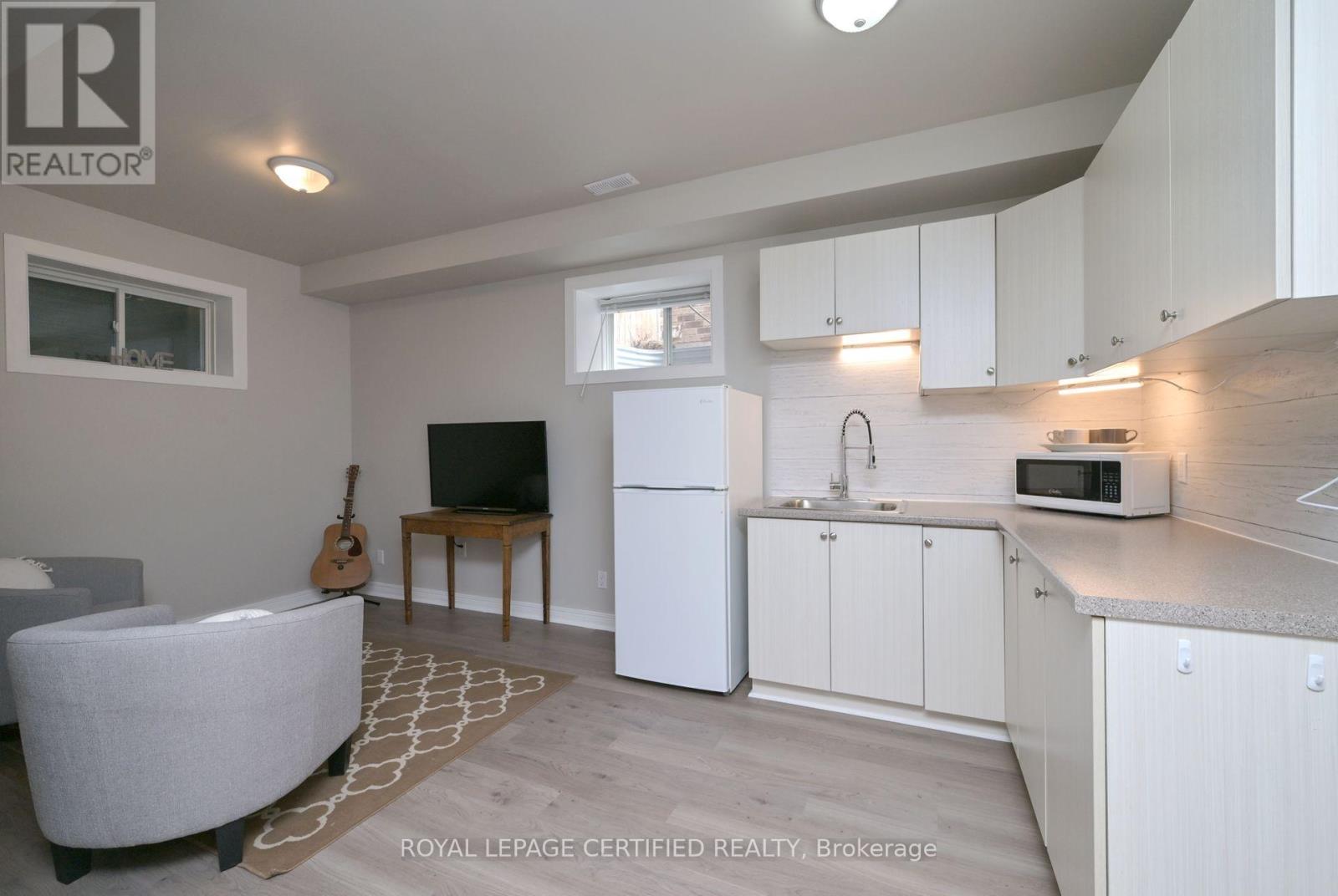 102 Oakes Crescent, Guelph, Ontario  N1E 0J5 - Photo 31 - X12689842