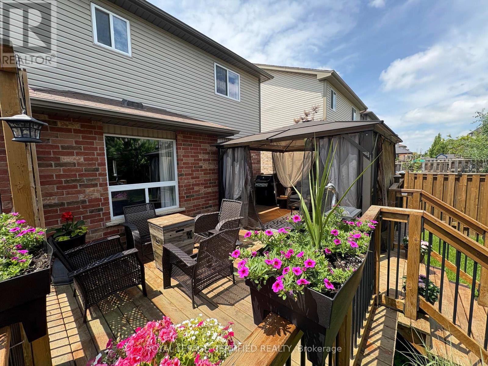 102 Oakes Crescent, Guelph, Ontario  N1E 0J5 - Photo 34 - X12689842