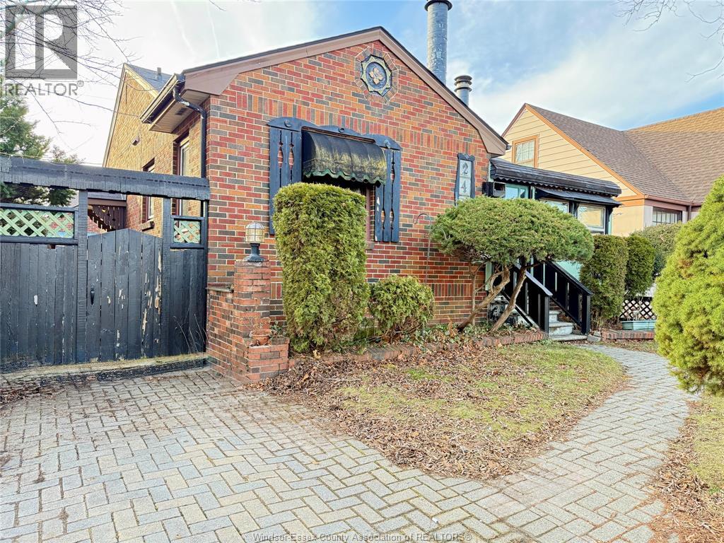 2467 Kildare, Windsor, Ontario  N8W 2Y1 - Photo 2 - 26000761