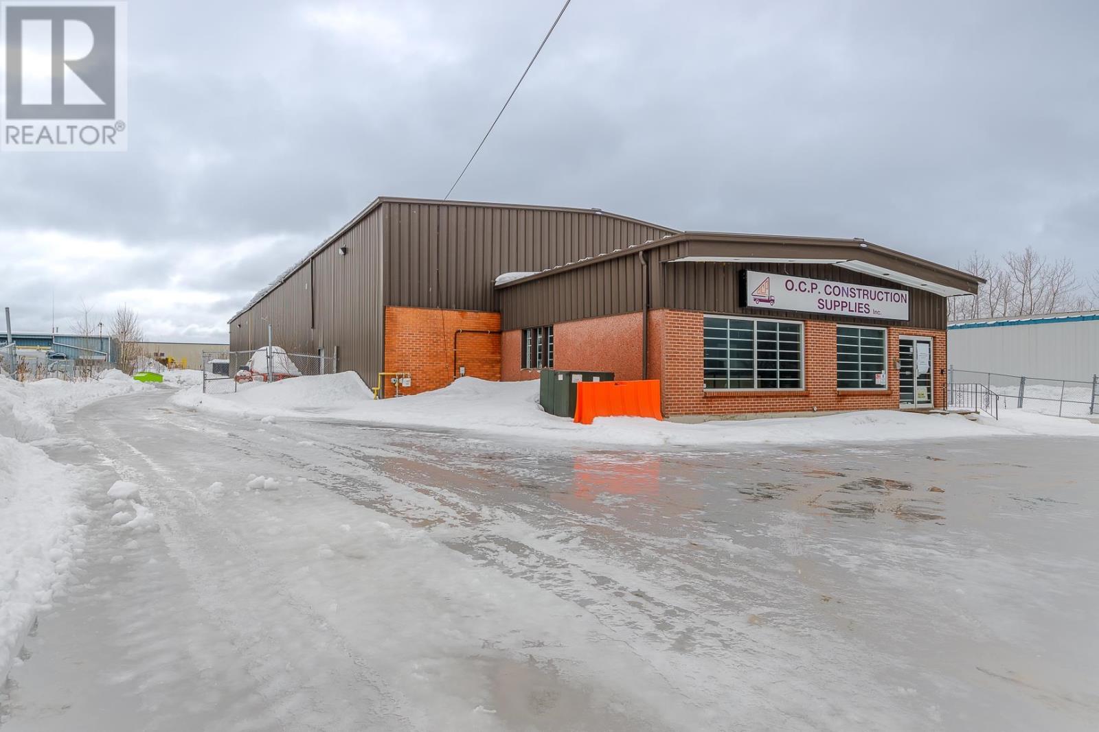 28 Industrial Court A, Sault Ste. Marie, Ontario  P6B 5W6 - Photo 2 - SM260086