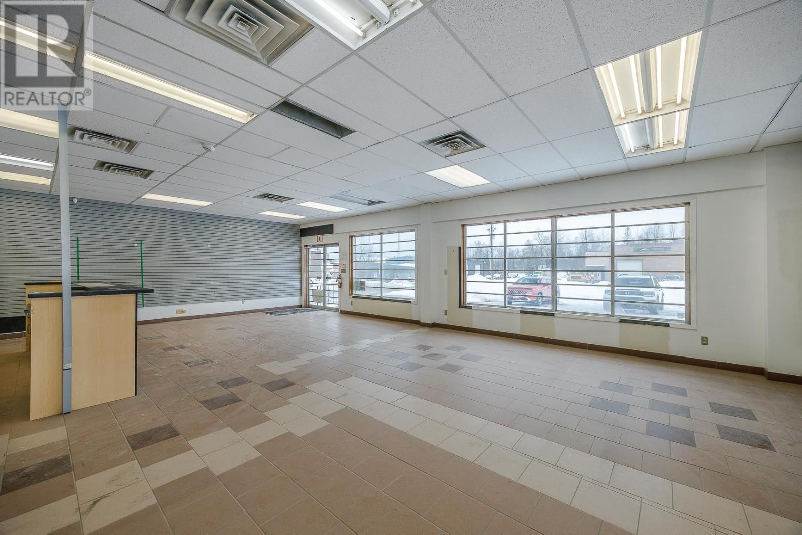 28 Industrial Court A, Sault Ste. Marie, Ontario  P6B 5W6 - Photo 4 - SM260086