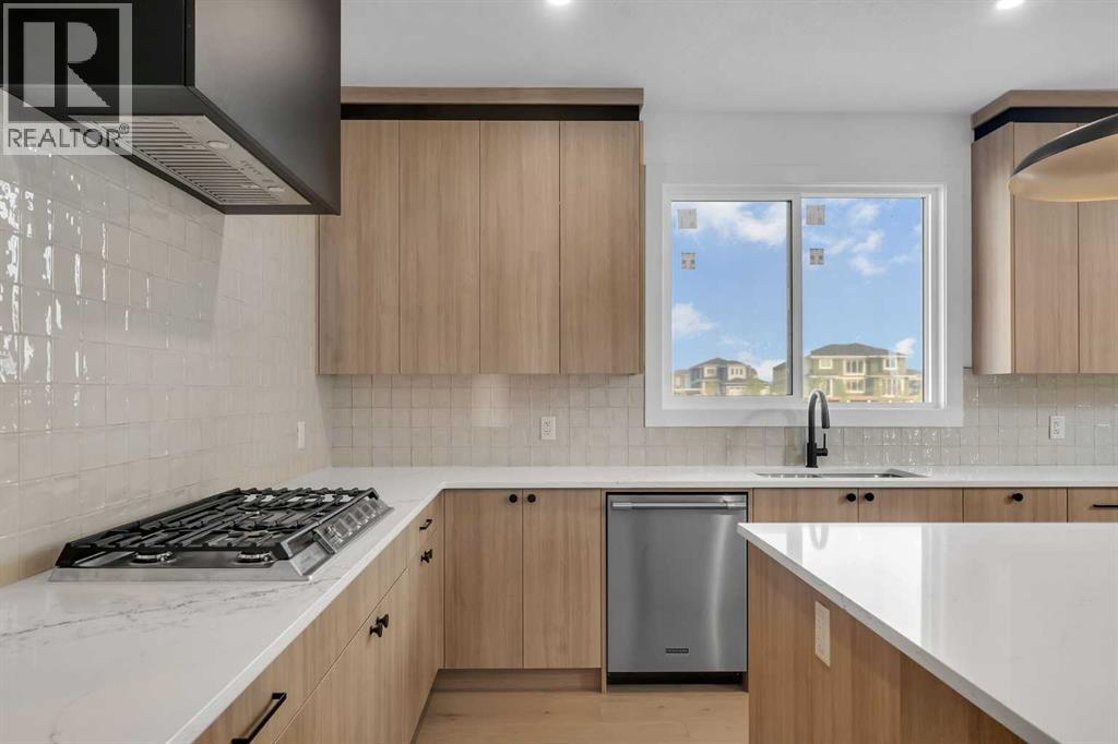 47 North Bridges Garden, Langdon, Alberta  T0J 1X3 - Photo 9 - A2272052