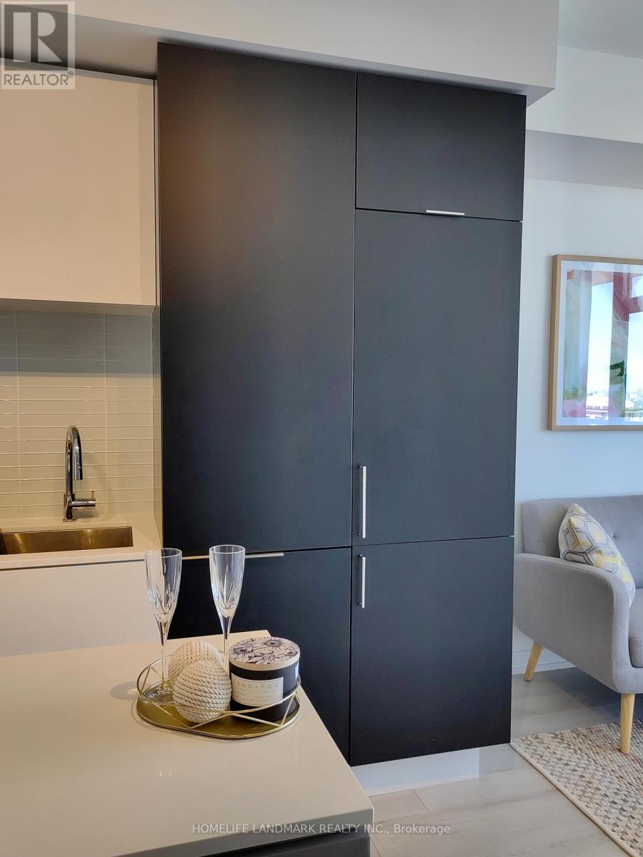 2301 - 33 Helendale Avenue, Toronto, Ontario  M4R 0A4 - Photo 8 - C12689878