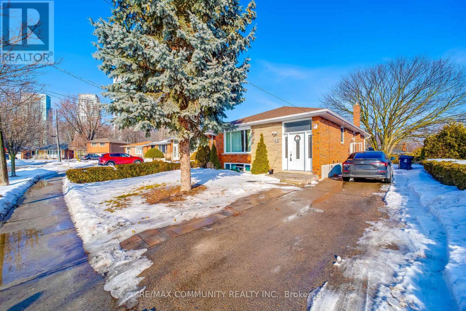 42 ASPENDALE DRIVE, Toronto, Ontario