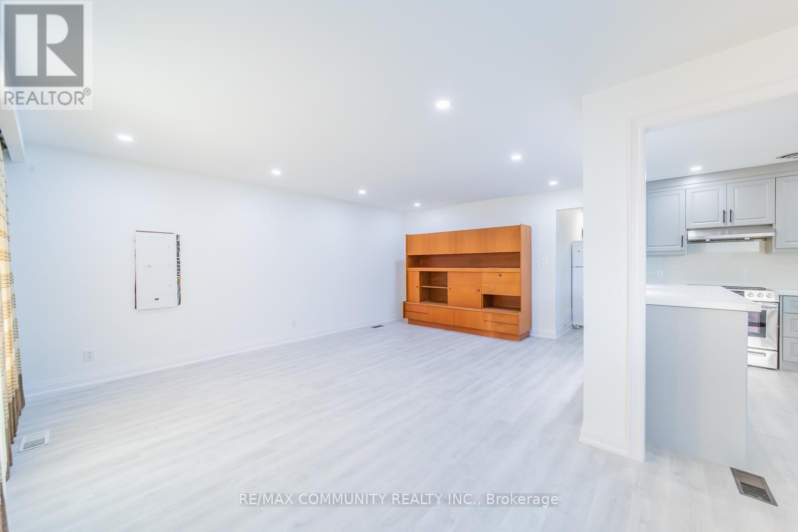 42 Aspendale Drive, Toronto, Ontario  M1P 4J6 - Photo 6 - E12689874