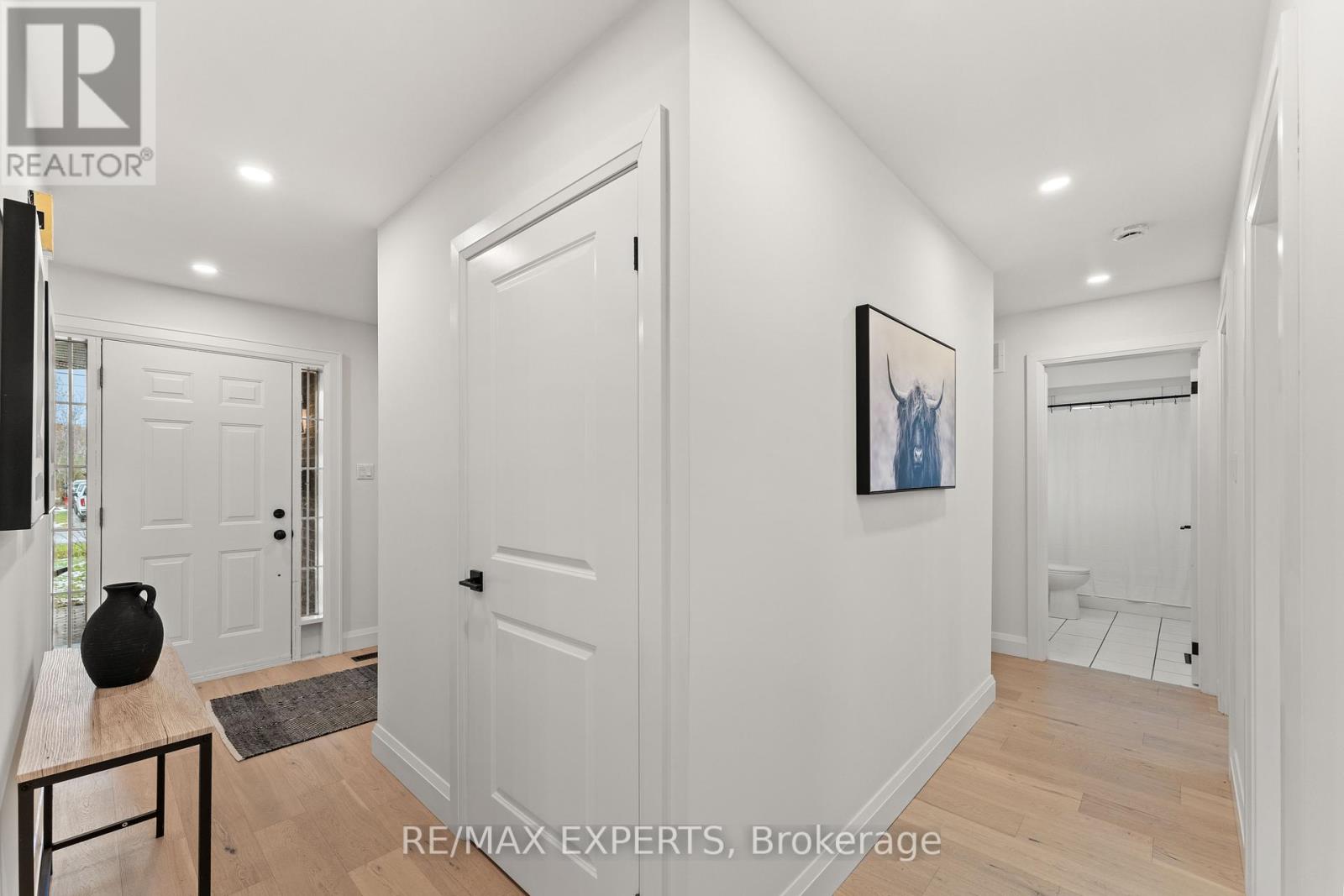 353 Walter Drive, Georgina, Ontario  L4P 3A8 - Photo 12 - N12689092