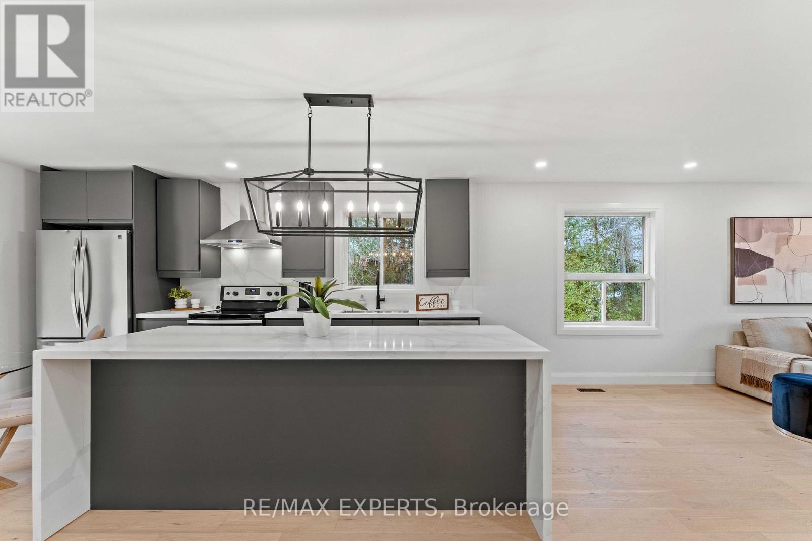 353 Walter Drive, Georgina, Ontario  L4P 3A8 - Photo 15 - N12689092