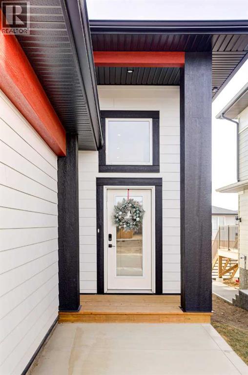 661 Devonia Road W, Lethbridge, Alberta  T1J 5W3 - Photo 2 - A2276213