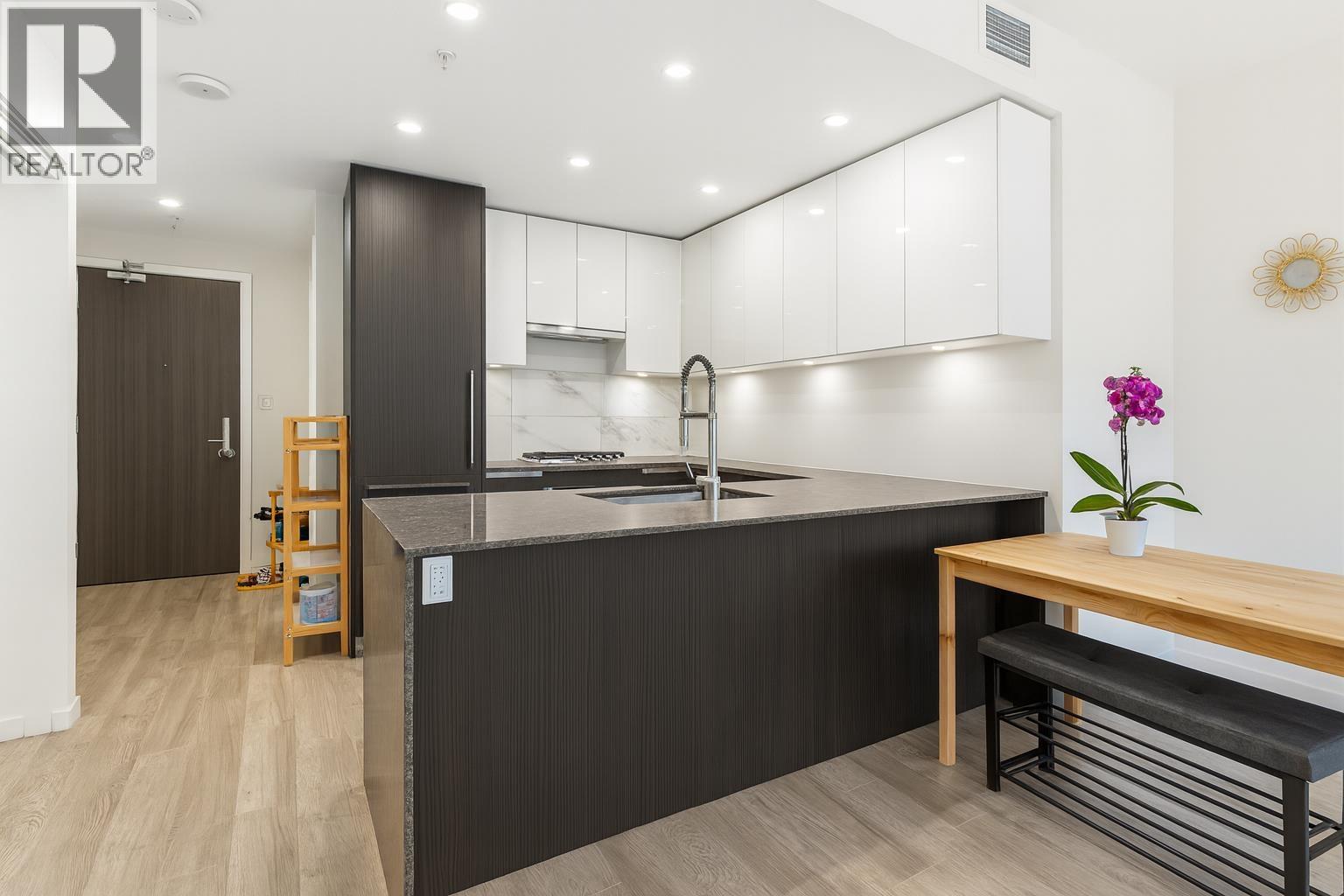 2507 5333 Goring Street, Burnaby, British Columbia V5B 0B6 - Photo 2 - R3078232