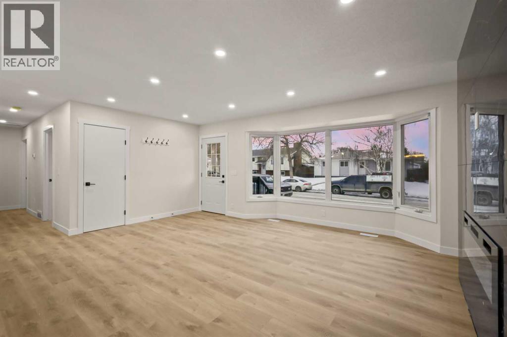 219 Pinemill Road Ne, Calgary, Alberta  T1Y 2E1 - Photo 7 - A2278052