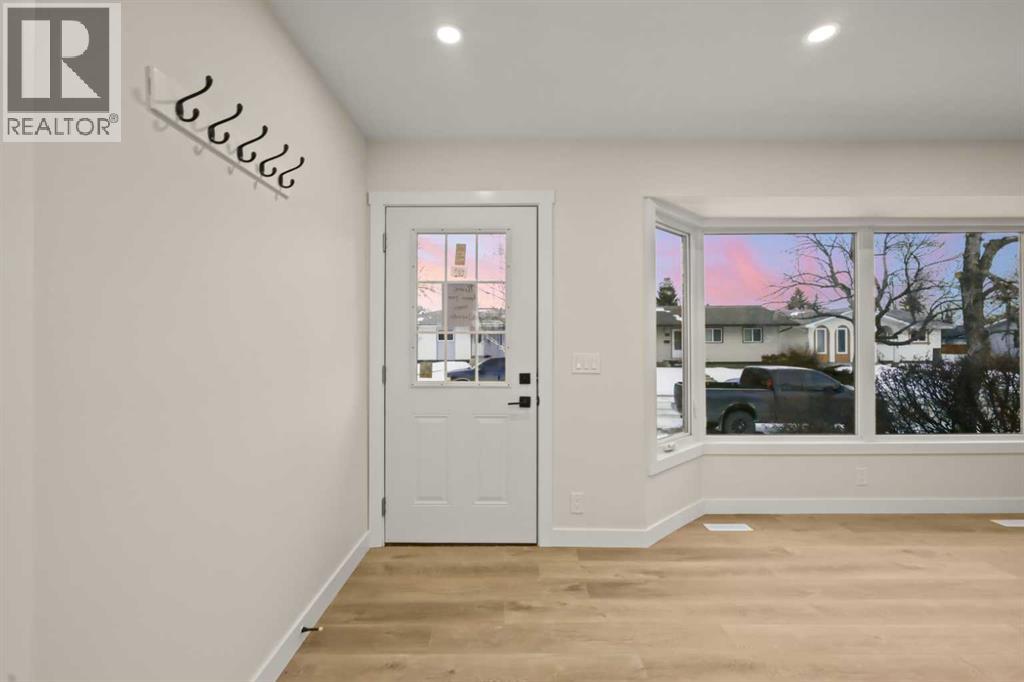 219 Pinemill Road Ne, Calgary, Alberta  T1Y 2E1 - Photo 4 - A2278052