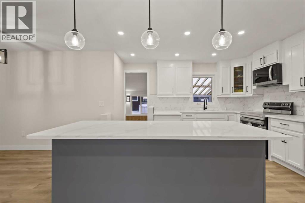 219 Pinemill Road Ne, Calgary, Alberta  T1Y 2E1 - Photo 10 - A2278052