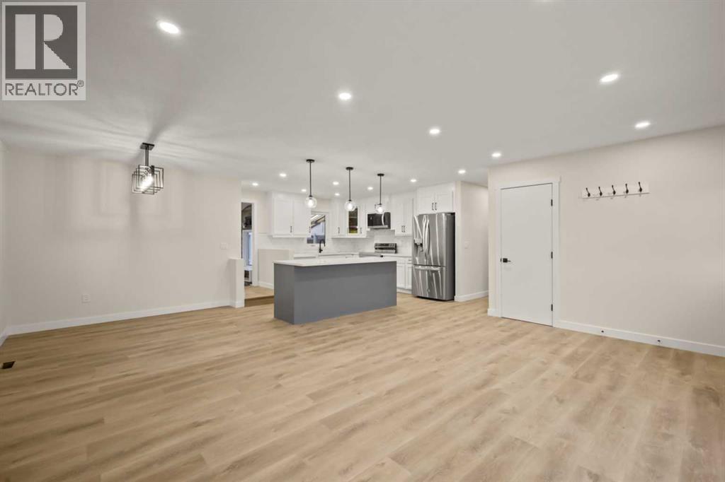 219 Pinemill Road Ne, Calgary, Alberta  T1Y 2E1 - Photo 8 - A2278052