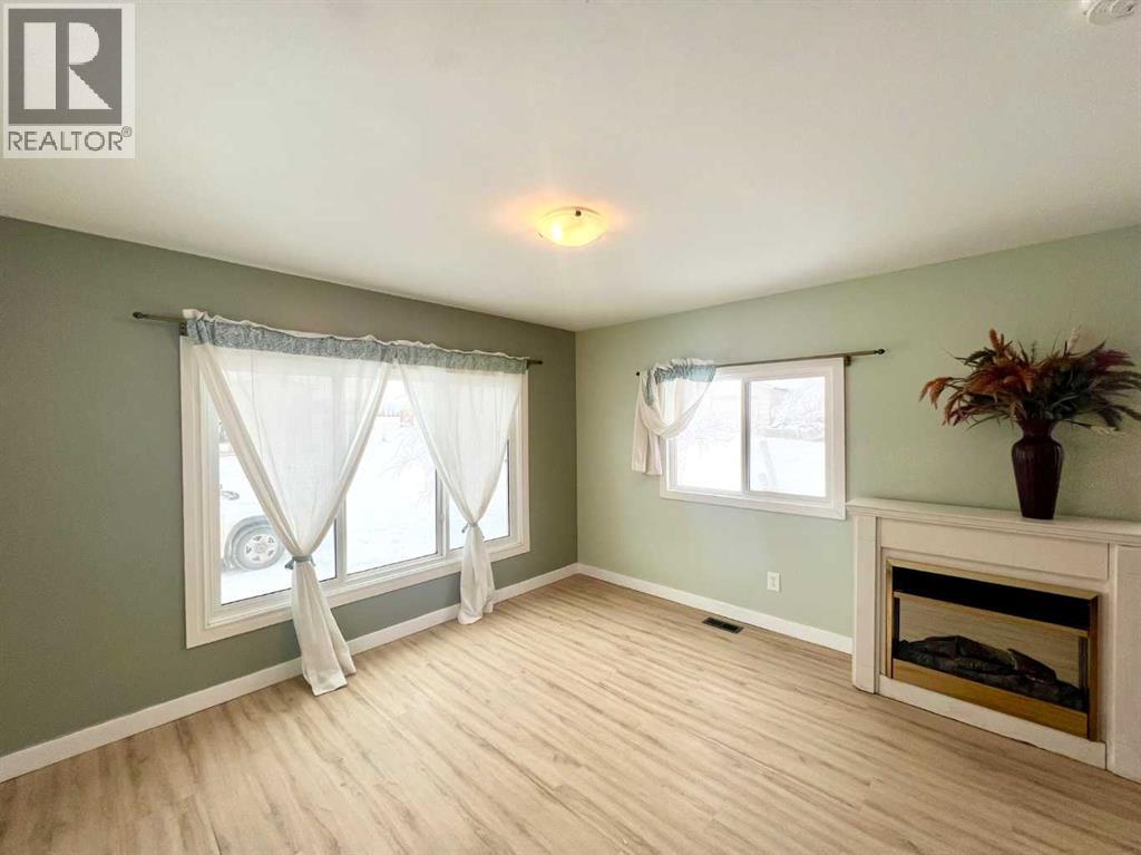 18, 400 1 Street Se, Linden, Alberta  T0M 1J0 - Photo 6 - A2277127